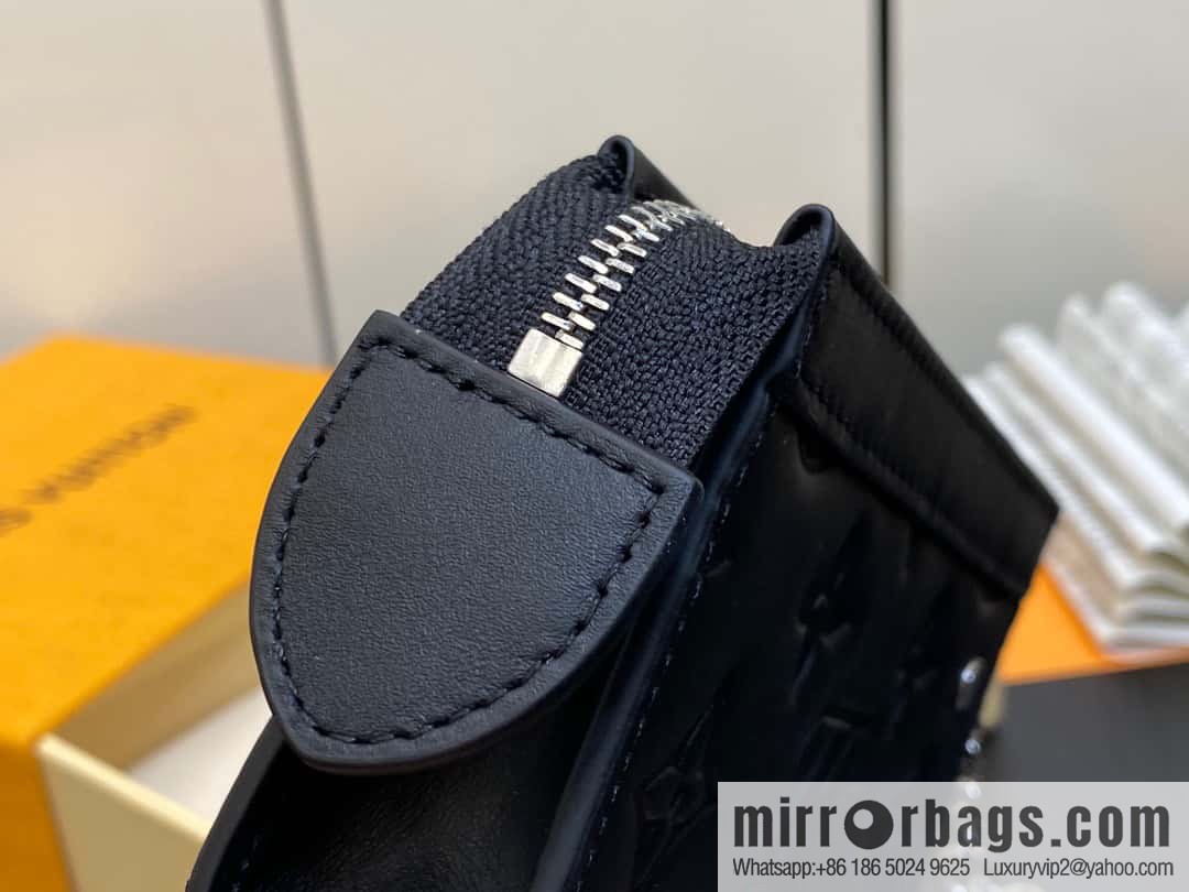 [Original single boutique] M82776 black full leather, key bag wallet series, new VOYAGE key bag in autumn and winter