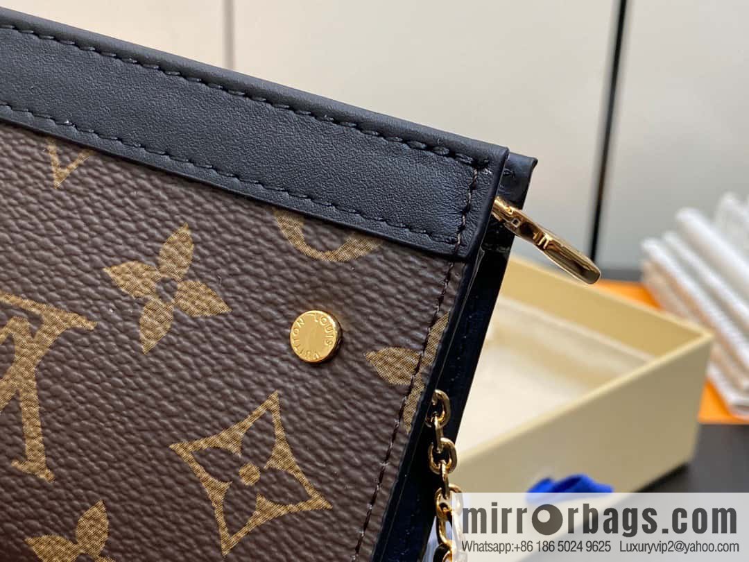[Original single boutique] M82776 monogram key bag wallet series, autumn and winter new VOYAGE key bag