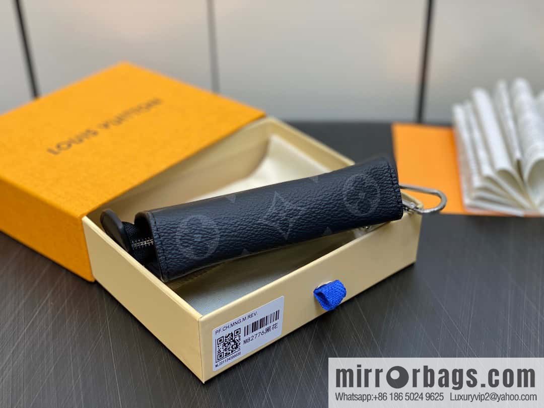 [Original order boutique] M82776 black flower, key bag wallet series, new VOYAGE key bag in autumn and winter