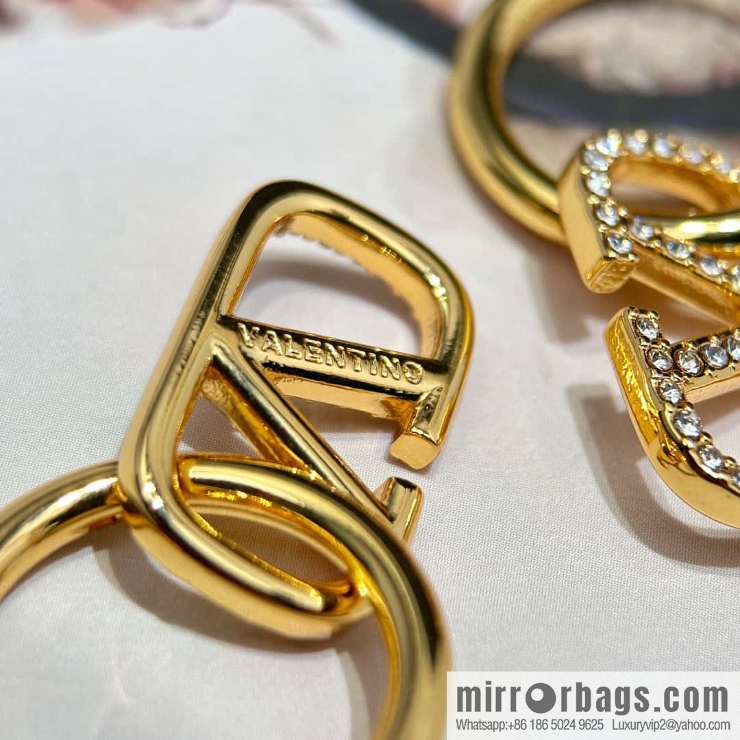 ❗️New ❗️ New ☑️ Valentino gold full diamond stud earrings