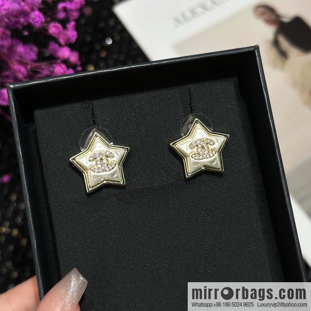 ☀️New ☑️ Chanel double C pentagram ⭐ star stud earrings ☀️