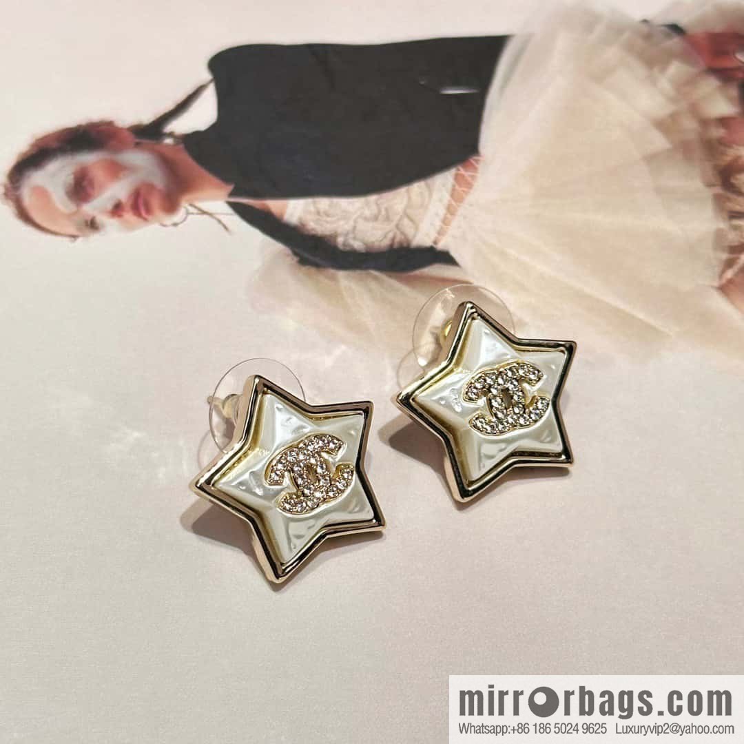 ☀️New ☑️ Chanel double C pentagram ⭐ star stud earrings ☀️