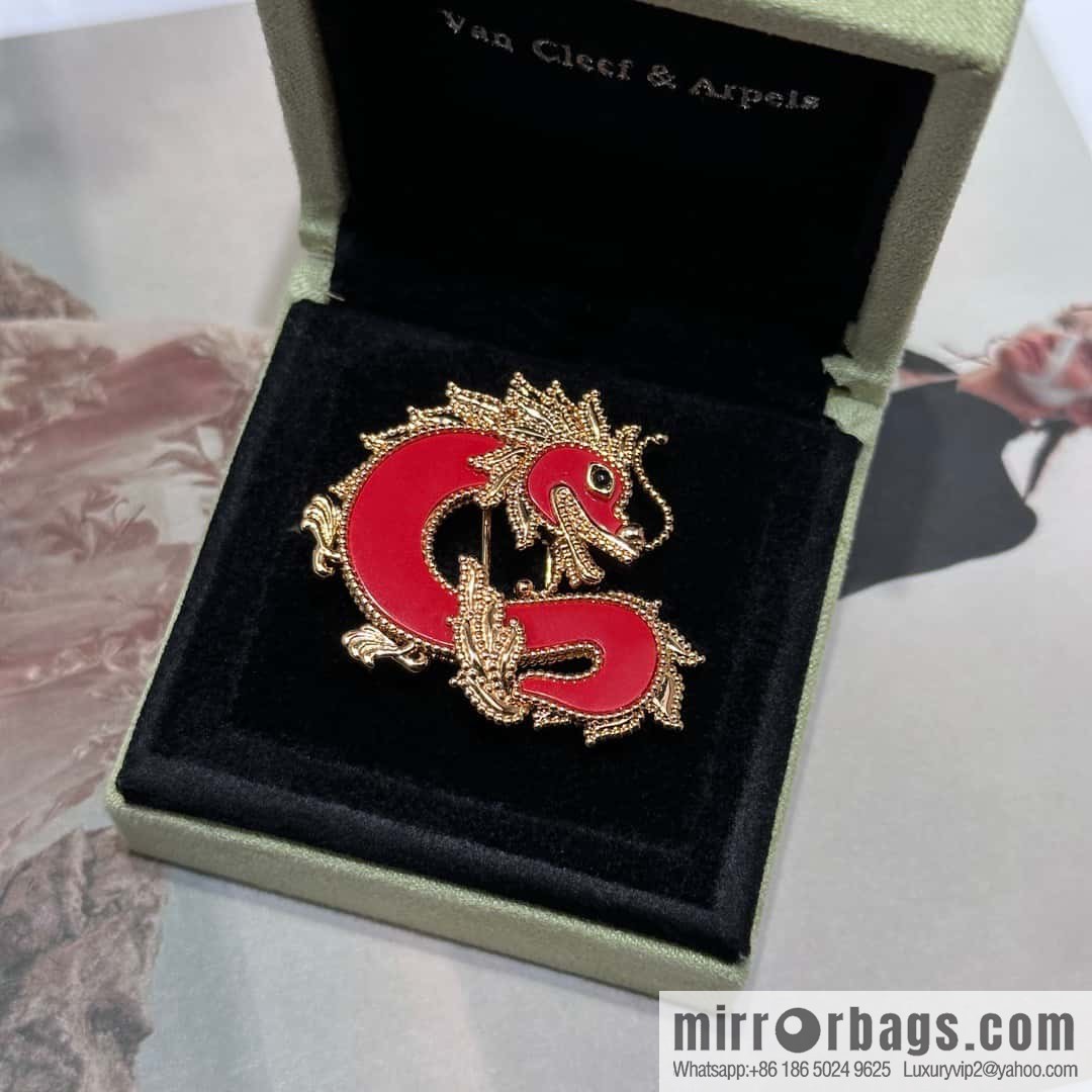 ☀️Van Cleef & Arpels lucky animals brooch ☀️