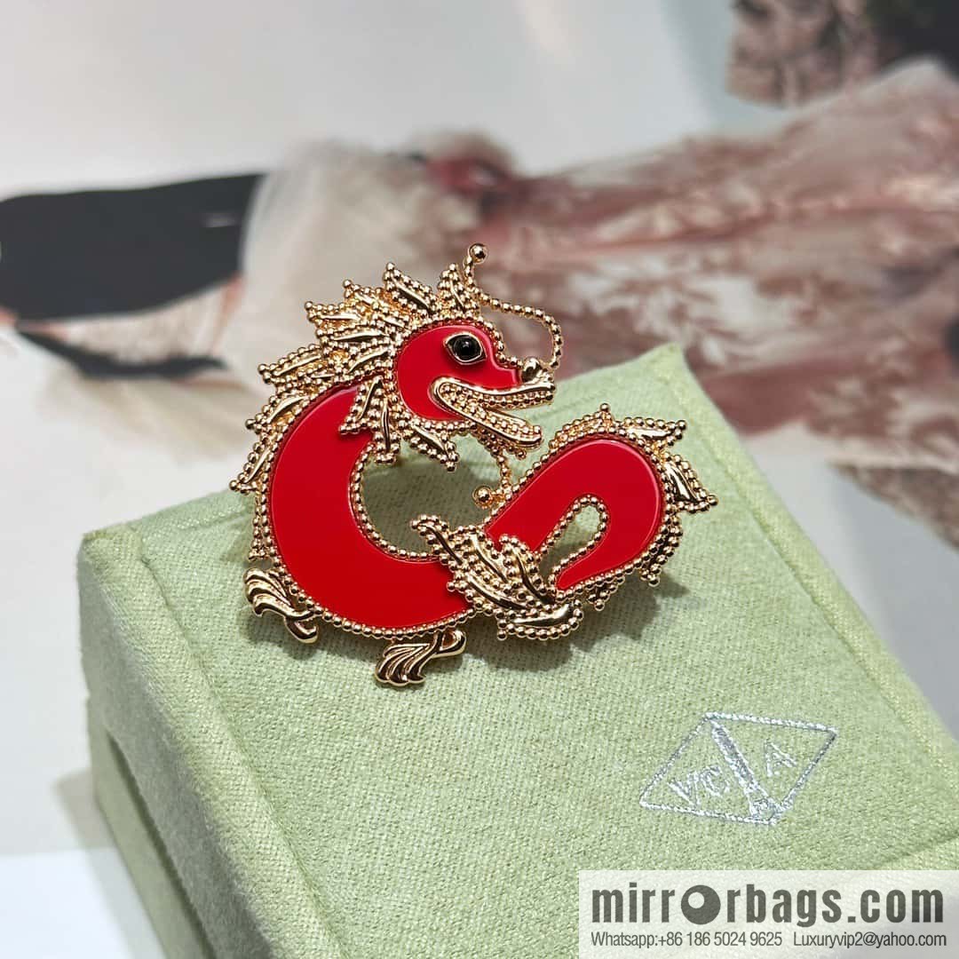 ☀️Van Cleef & Arpels lucky animals brooch ☀️