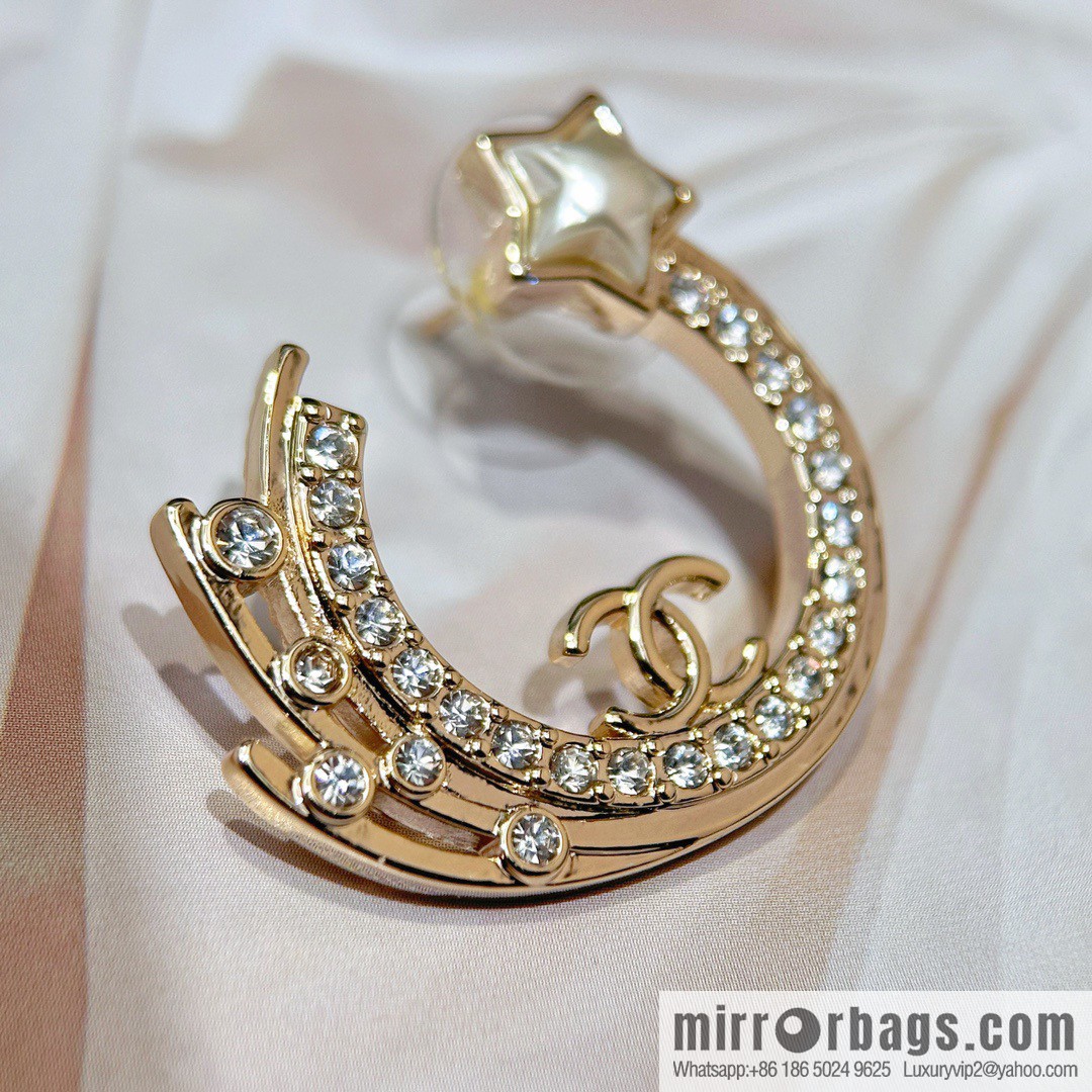 ☀️New ☑️ Chanel double C pentagram ⭐ star stud earrings ☀️