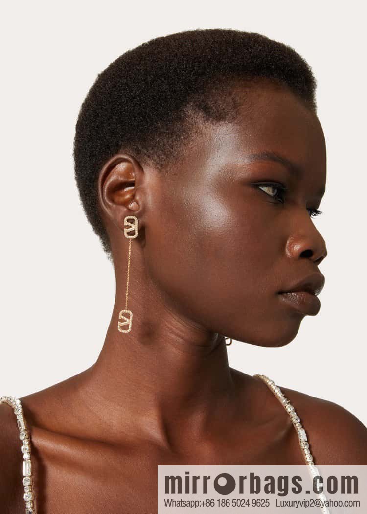 ❗️New ❗️ New ☑️ Valentino gold full diamond stud earrings