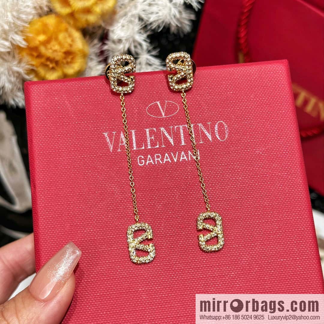 ❗️New ❗️ New ☑️ Valentino gold full diamond stud earrings