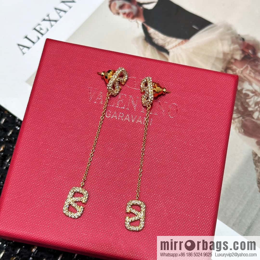 ❗️New ❗️ New ☑️ Valentino gold full diamond stud earrings