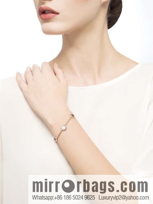 ☀BVLGARI Bulgari round cake four flower bracelet ☀️ rose gold white fritillary, black agate ☀️ can fit 15-19cm hand circumference