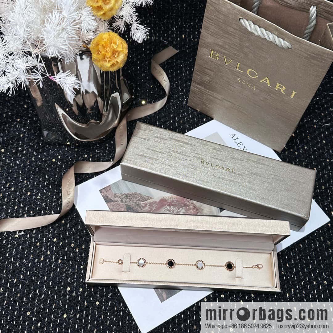 ☀BVLGARI Bulgari round cake four flower bracelet ☀️ rose gold white fritillary, black agate ☀️ can fit 15-19cm hand circumference