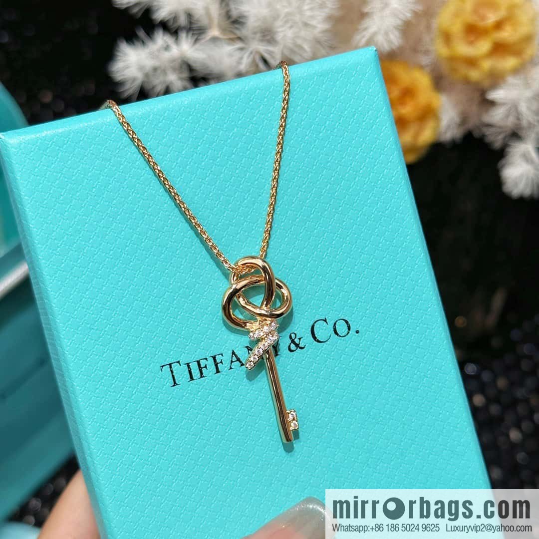 ❗️New ❗️ New ☑️ TIFFANY & Co. Woven Half Diamond Key Necklace