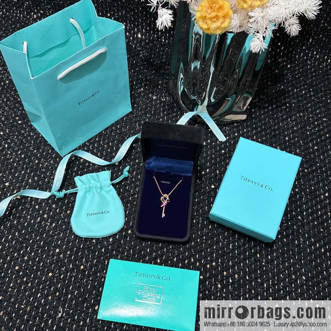 ❗️New ❗️ New ☑️ TIFFANY & Co. Woven Pink Diamond Key Necklace