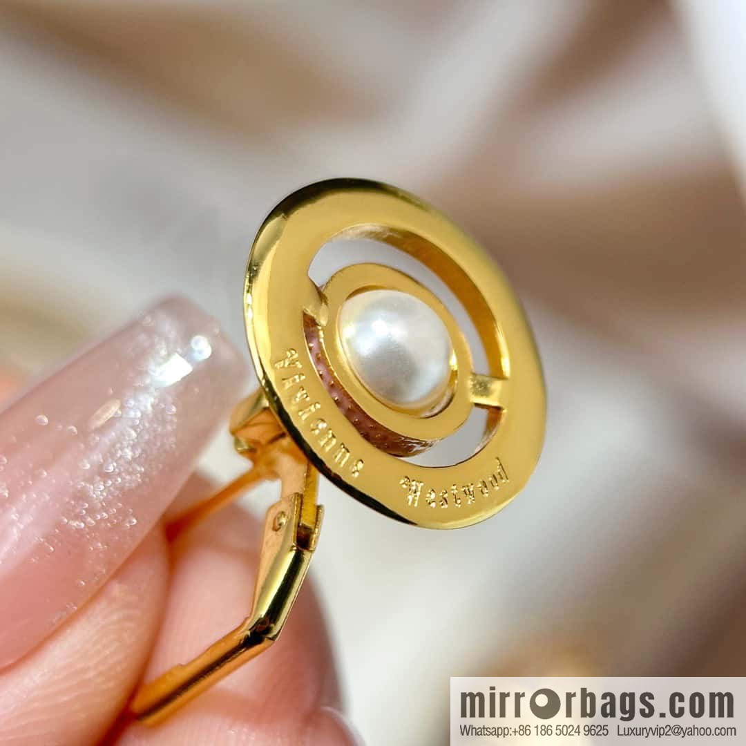 ❗️New ❗️ Original order y New ☑️ Vivienne Westwood Queen Mother Saturn stud earrings