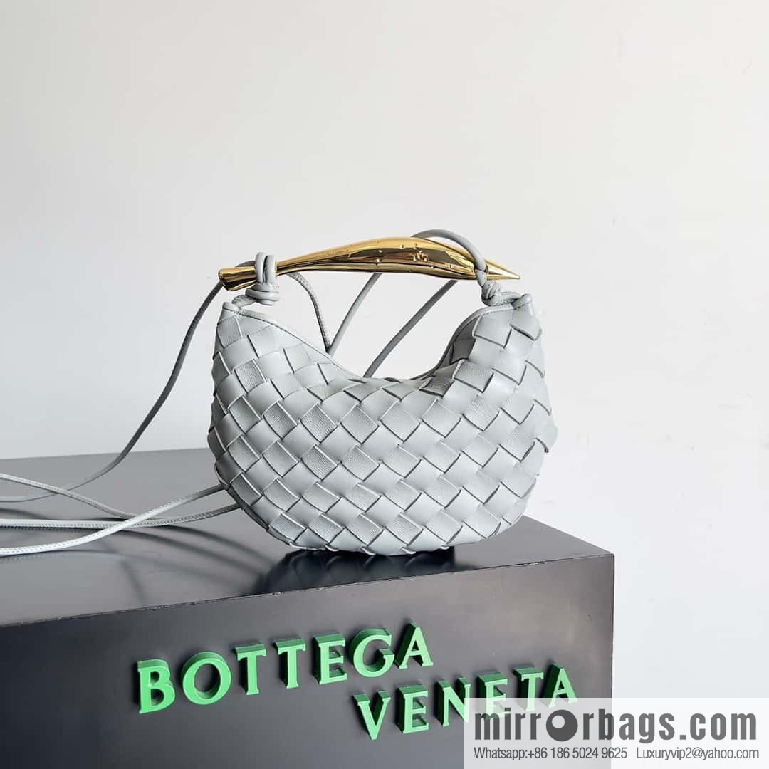 BottegaVeneta2023 new model, Baodiejia Bv spring and summer new mini sardines SARDINE model number: 744267 agate gray