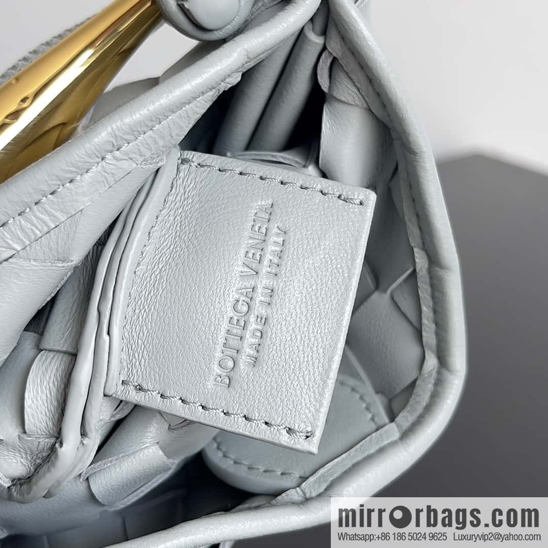 BottegaVeneta2023 new model, Baodiejia Bv spring and summer new mini sardines SARDINE model number: 744267 agate gray