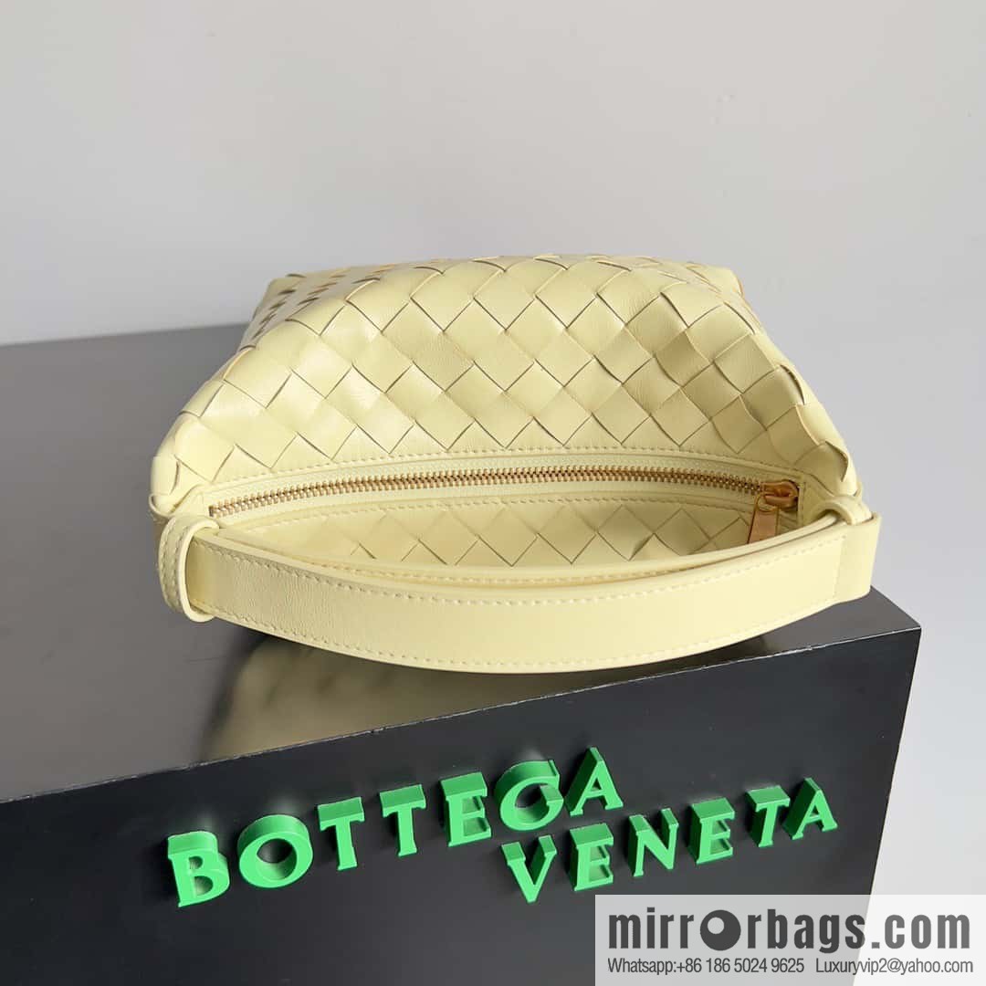 BvWallace Shoulder Bento Bag, Model 754443 intrecciato woven bag, ice cream color
