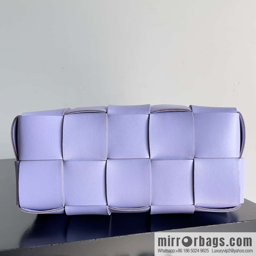BV autumn and winter beautiful armpit bag BOTTEGA's new BRICK CASSETTE model number: 729166 crystal purple