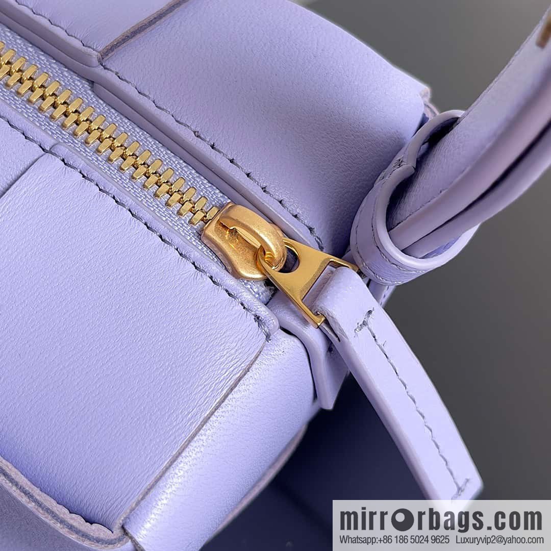 BV autumn and winter beautiful armpit bag BOTTEGA's new BRICK CASSETTE model number: 729166 crystal purple