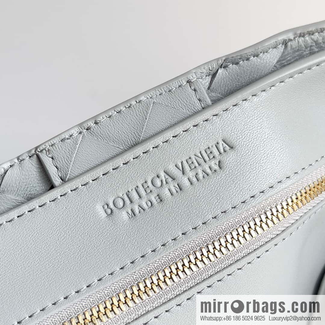 BV Bottega Veneta2023 New Andiamo woven handbag, medium, model number: 743572 agate gray