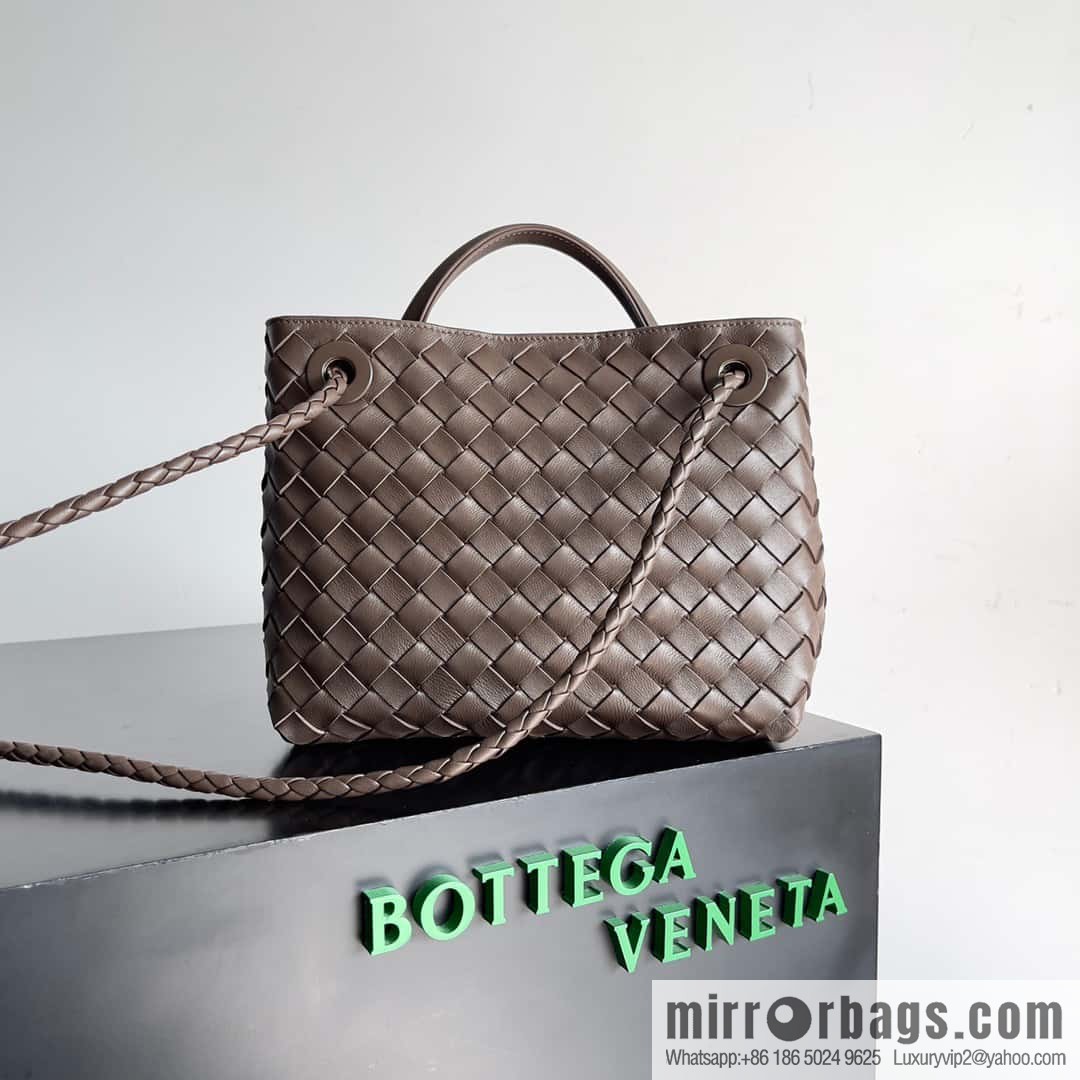 BV Bottega Veneta2023 New Andiamo Small, Model Number: 743568 Candy Brown