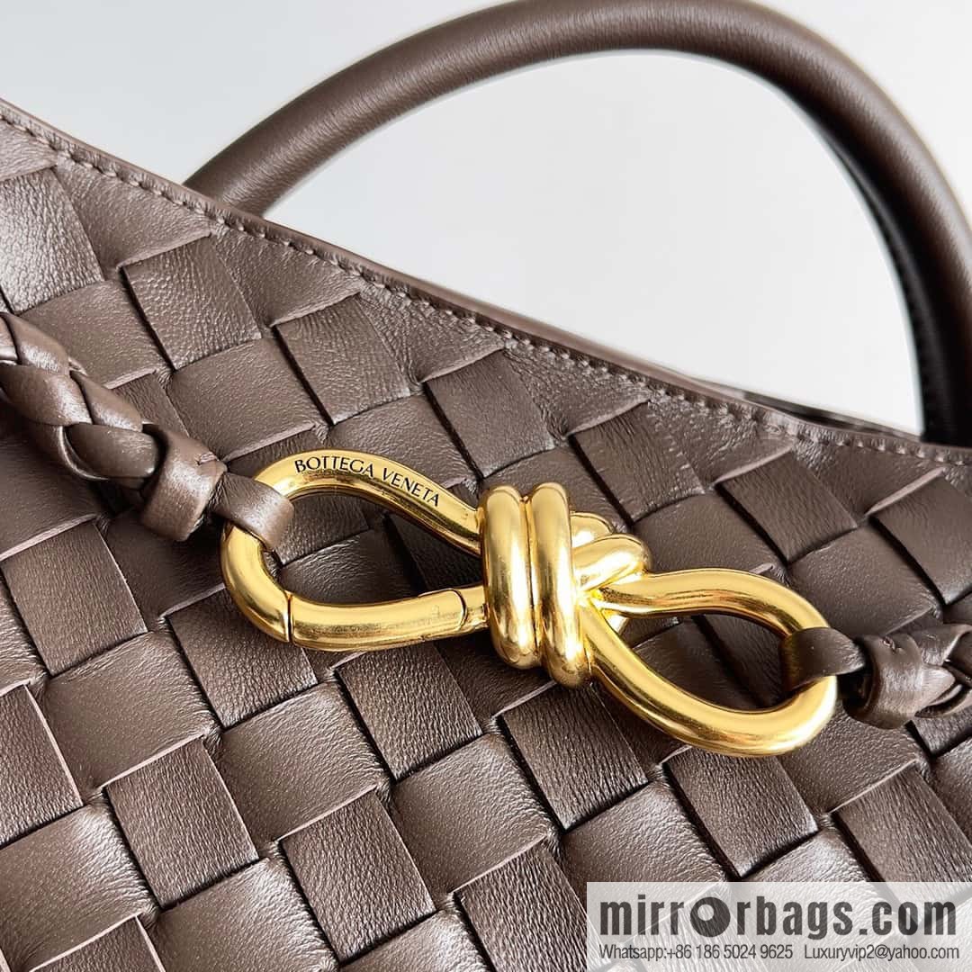 BV Bottega Veneta2023 New Andiamo Small, Model Number: 743568 Candy Brown