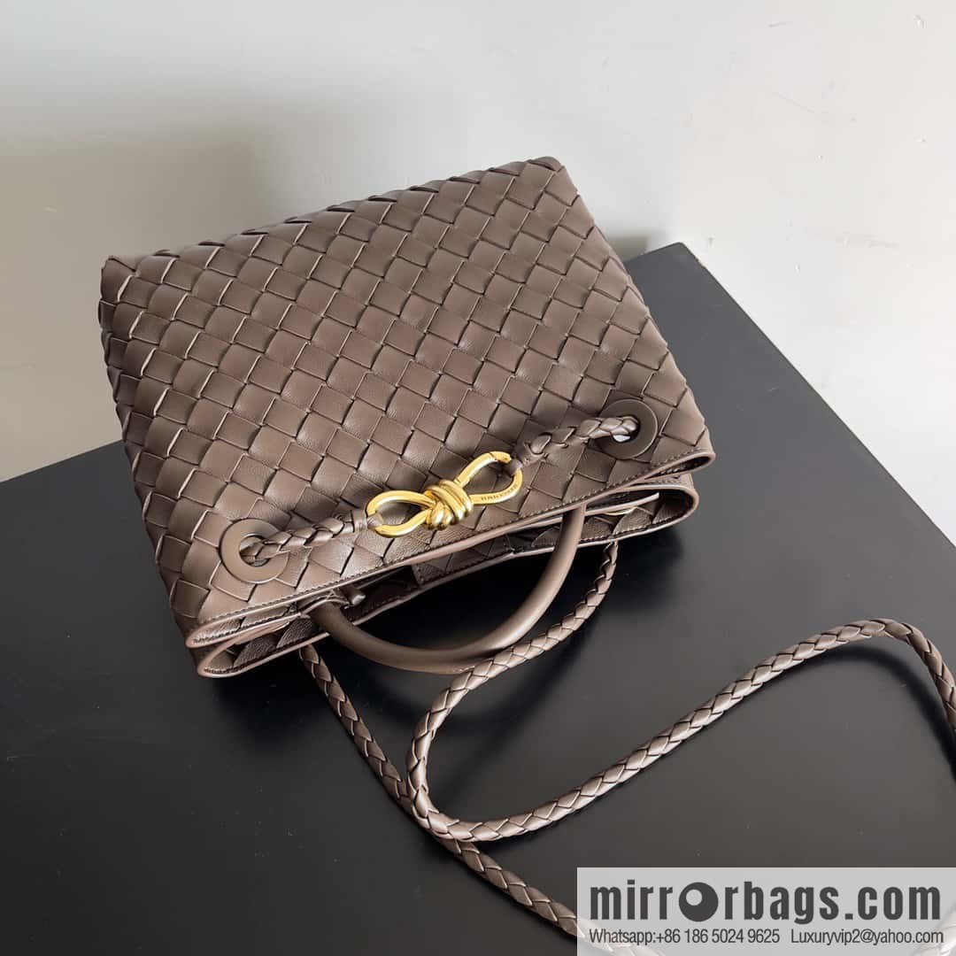BV Bottega Veneta2023 New Andiamo Small, Model Number: 743568 Candy Brown