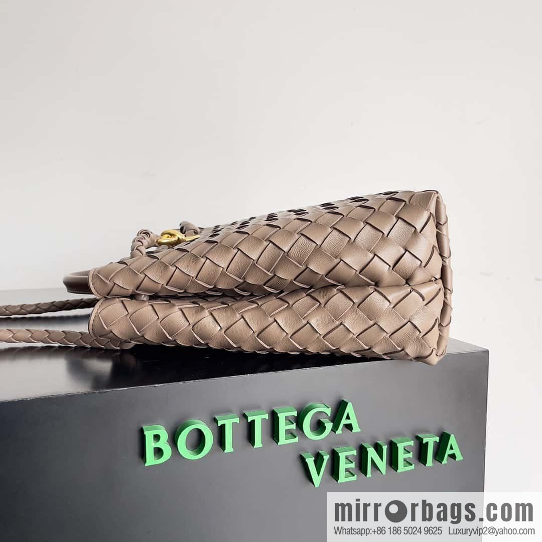 BV Bottega Veneta2023 new Andiamo woven handbag, medium, model number: 743572 khaki