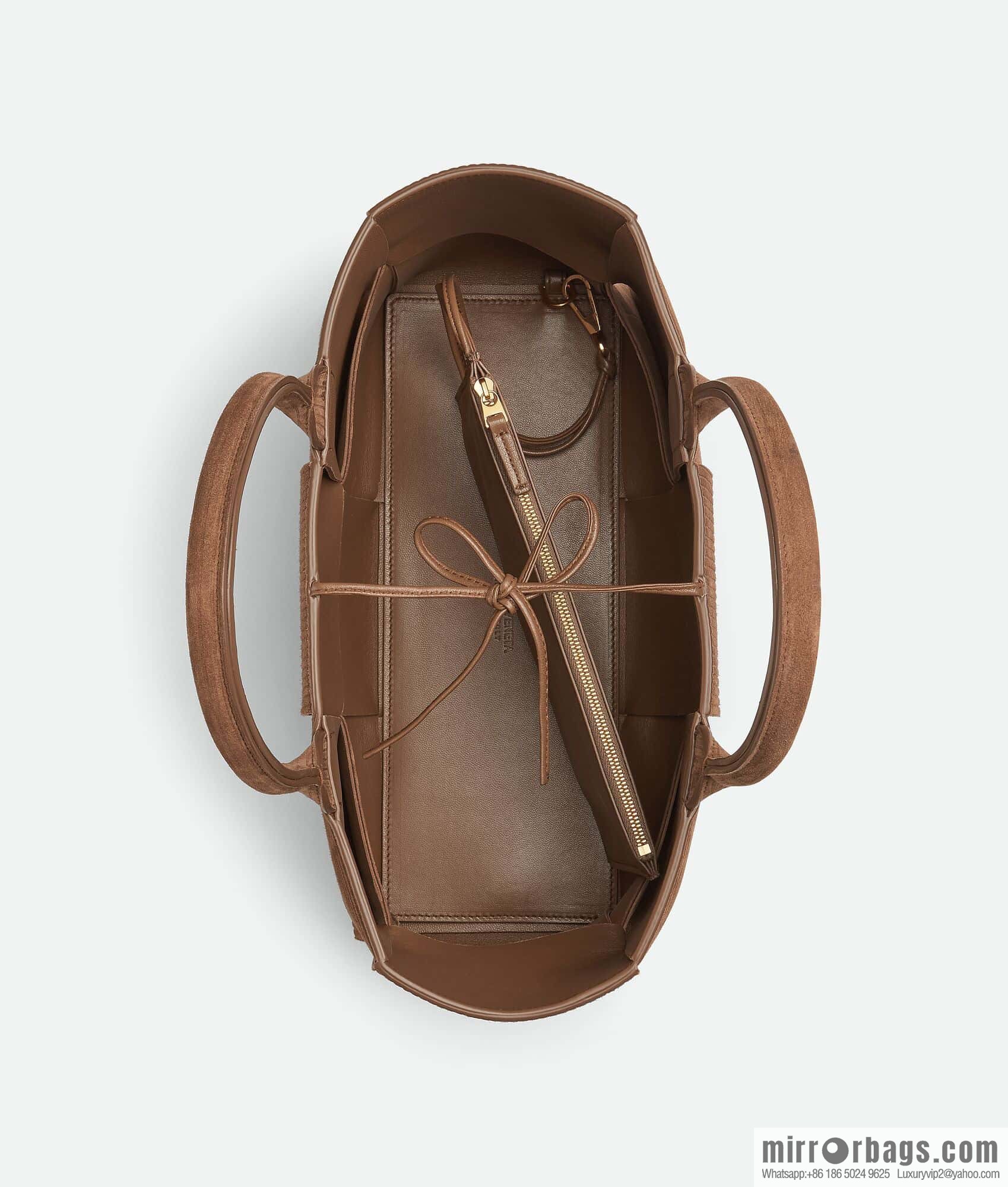 BV Arco Tote 𝗕𝗼𝘁𝘁𝗲𝗴𝗮 𝗩𝗲𝗻𝗲𝘁𝗮 corduroy rectangular tote bag