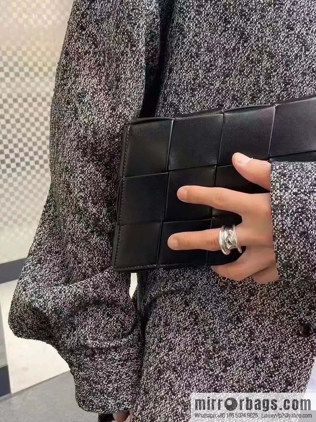 Bottega Veneta's new Cassette collection Men's fashion number: 765897