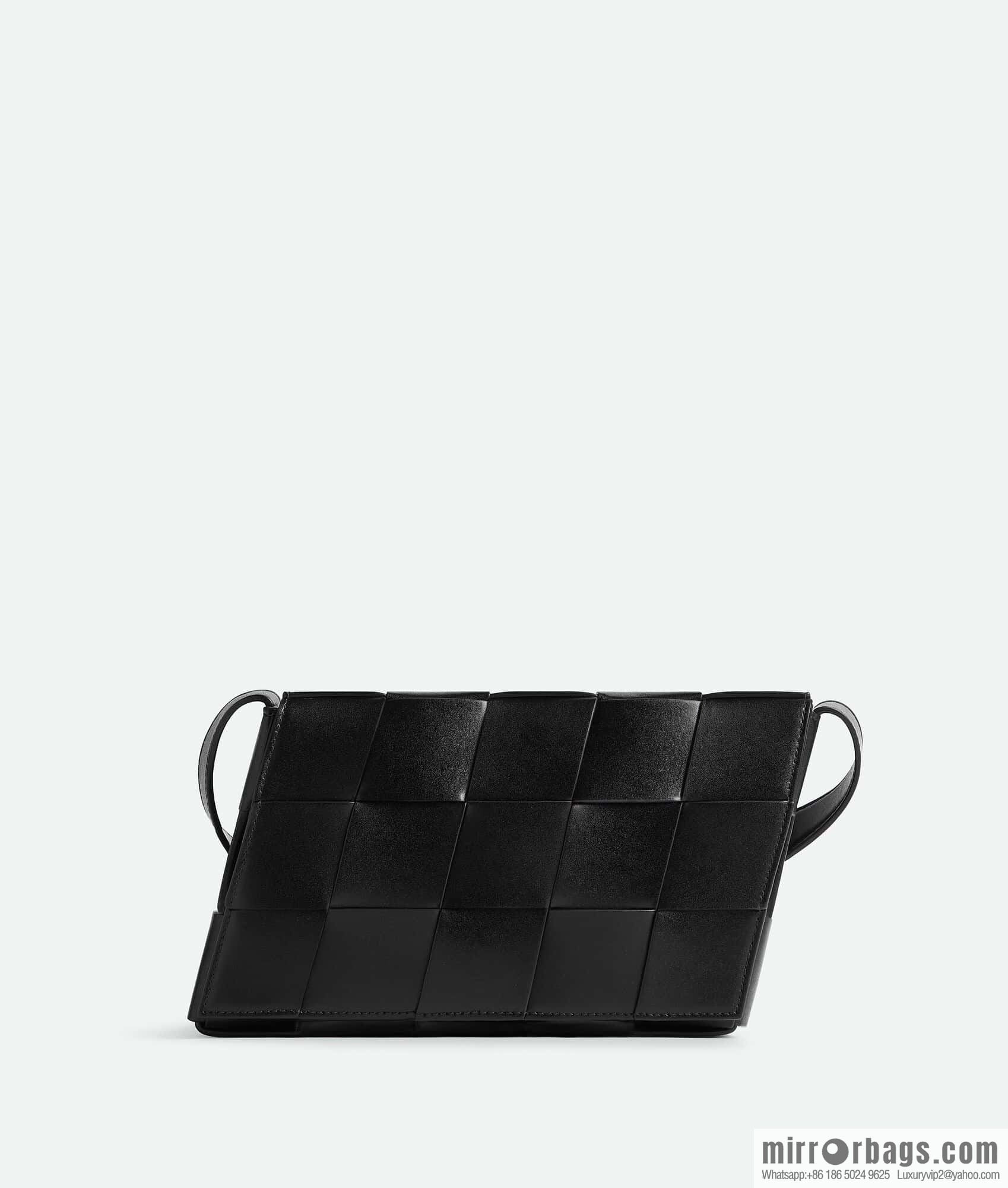 Bottega Veneta's new Cassette collection Men's fashion number: 765897