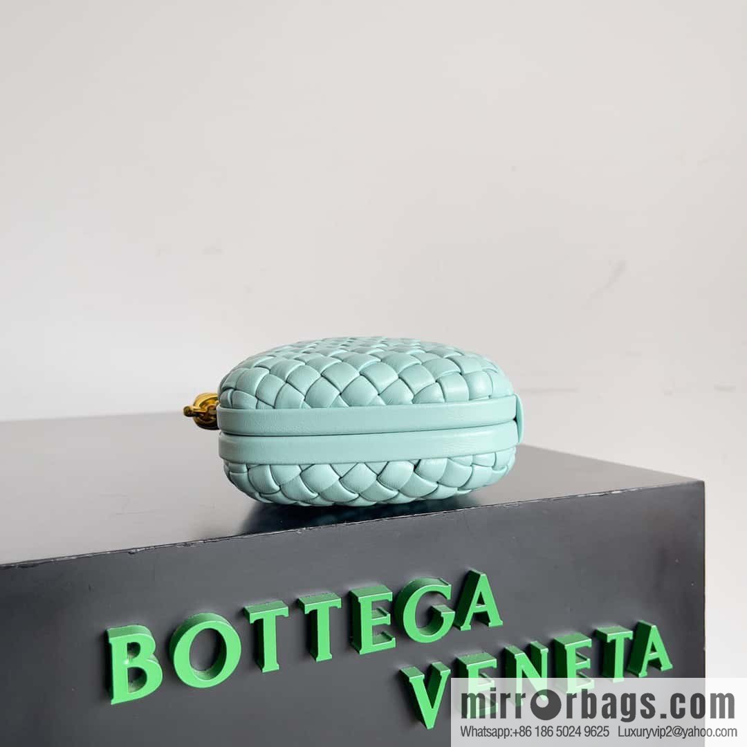 Bottega Veneta BV Knot | minaudiere: 717622 Tiffany & Co. Blue