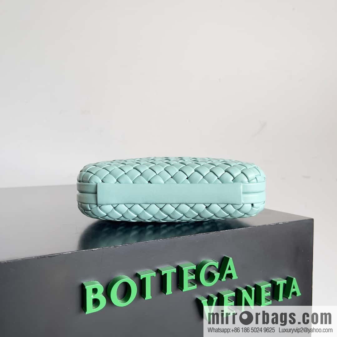 Bottega Veneta BV Knot | minaudiere: 717622 Tiffany & Co. Blue