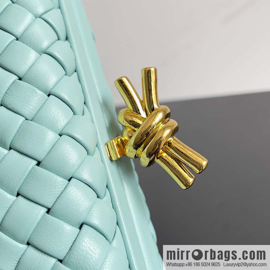 Bottega Veneta BV Knot | minaudiere: 717622 Tiffany & Co. Blue