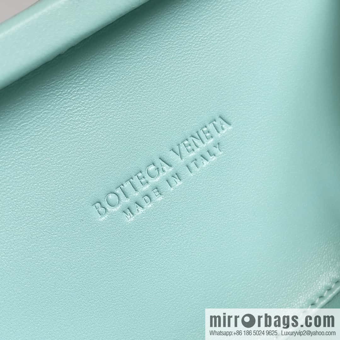Bottega Veneta BV Knot | minaudiere: 717622 Tiffany & Co. Blue