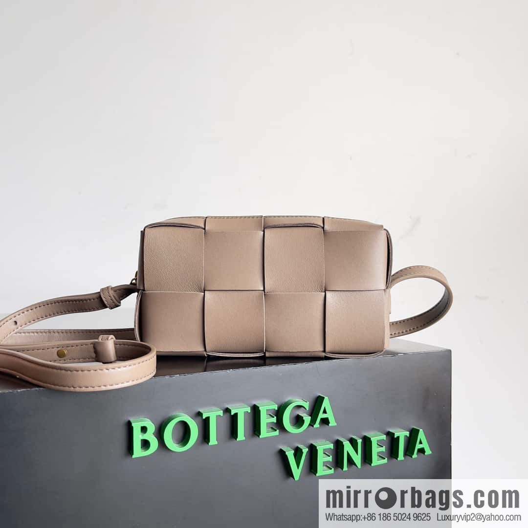 Bv early autumn new Cassette mobile phone bag, messenger bag, model; 755031 khaki