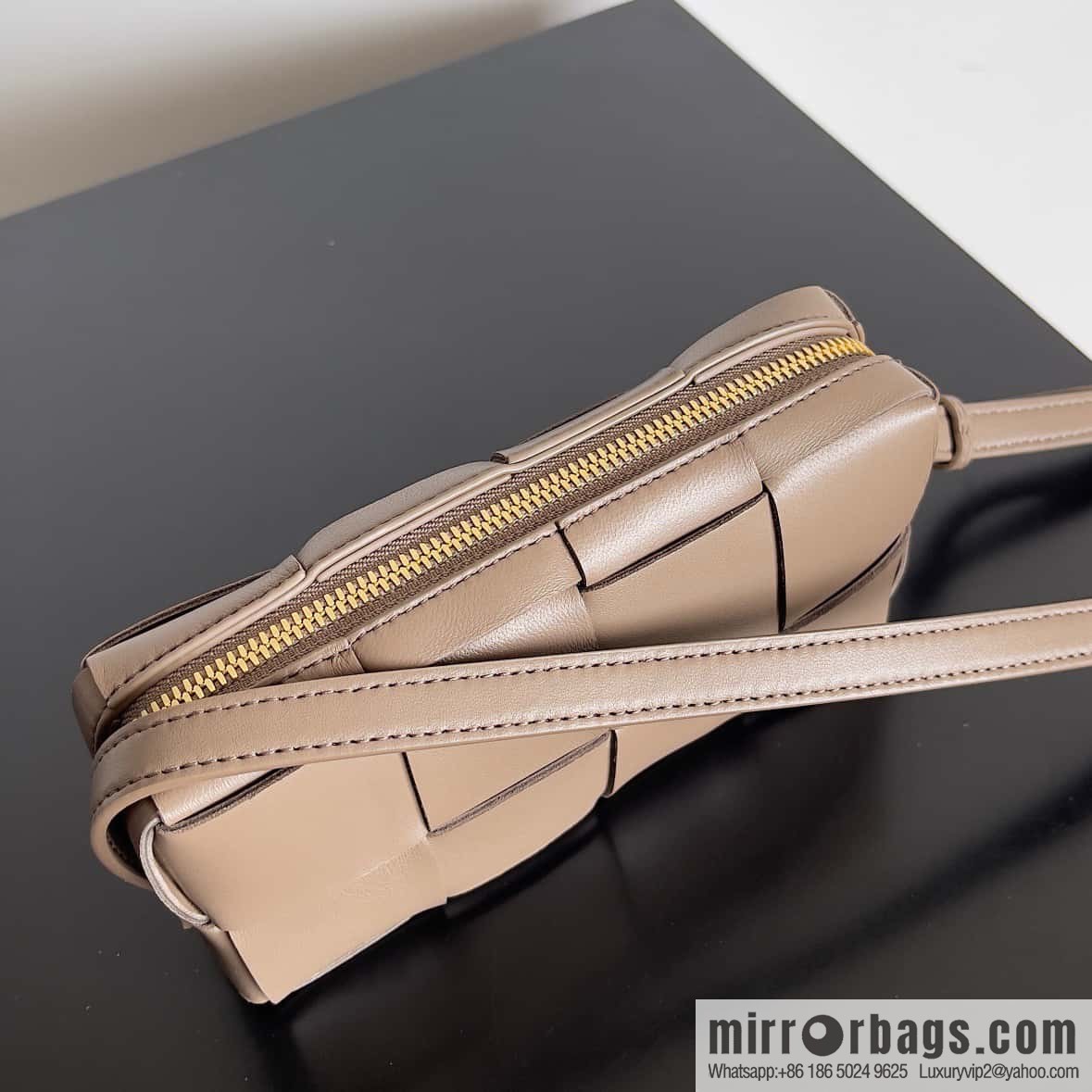 Bv early autumn new Cassette mobile phone bag, messenger bag, model; 755031 khaki