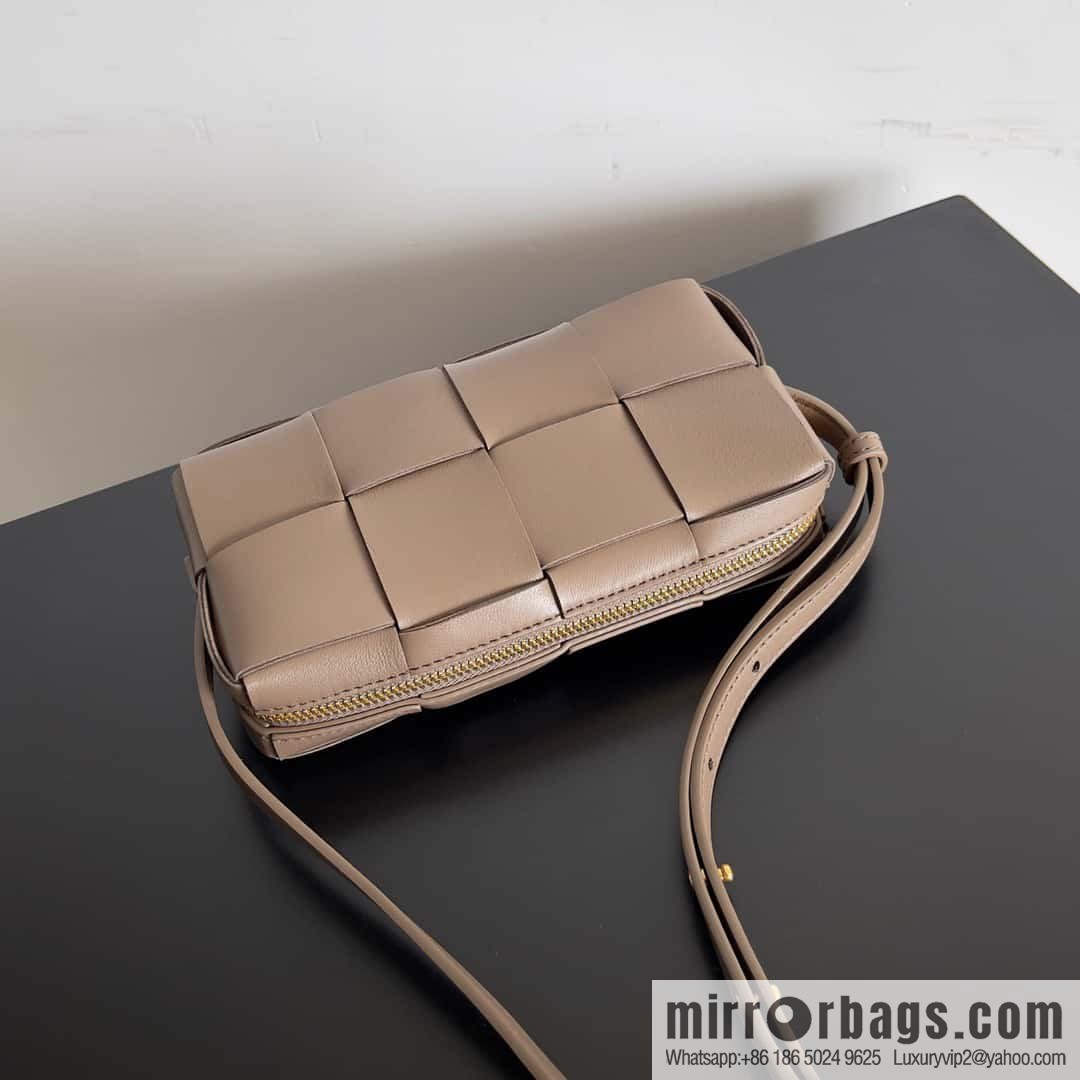 Bv early autumn new Cassette mobile phone bag, messenger bag, model; 755031 khaki