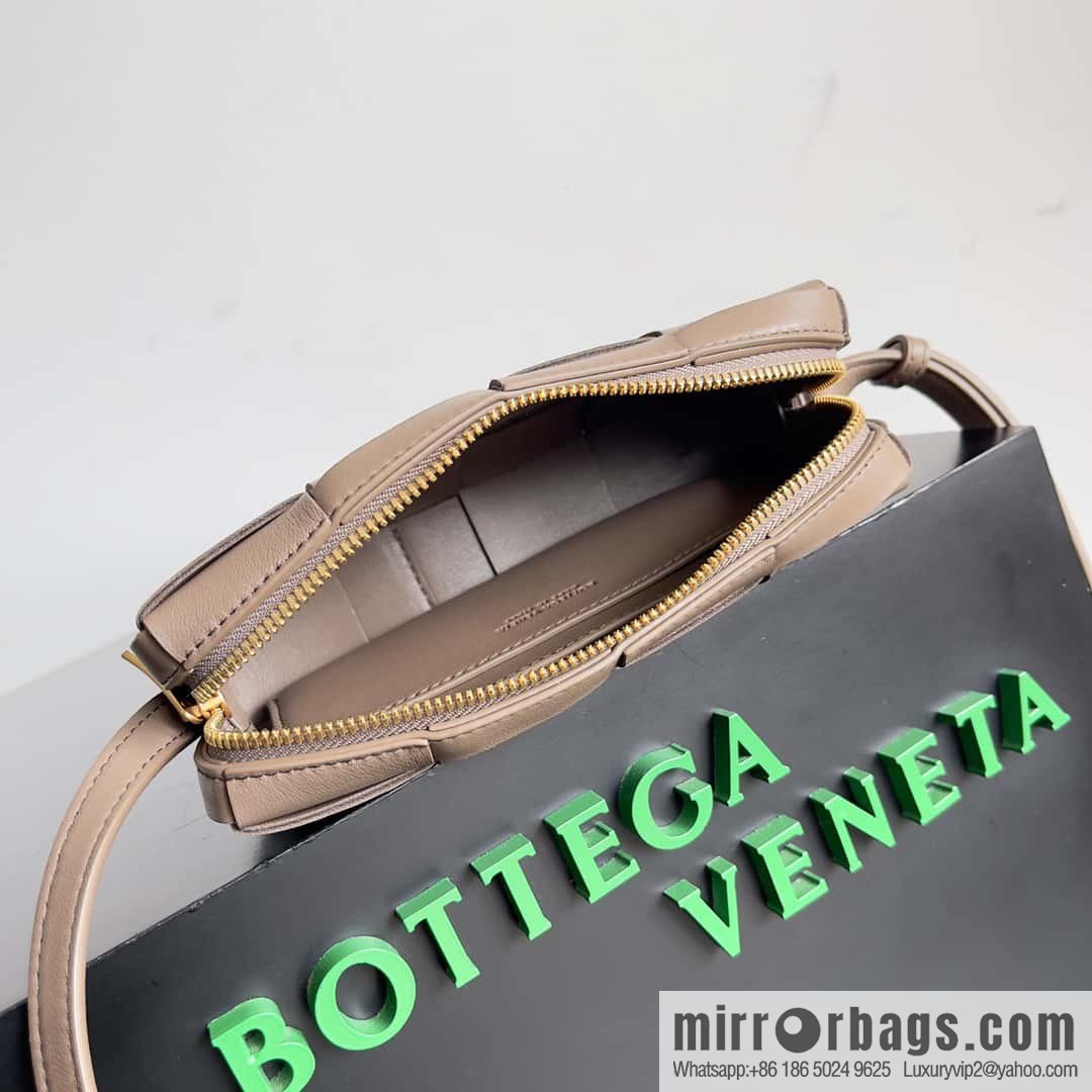 Bv early autumn new Cassette mobile phone bag, messenger bag, model; 755031 khaki