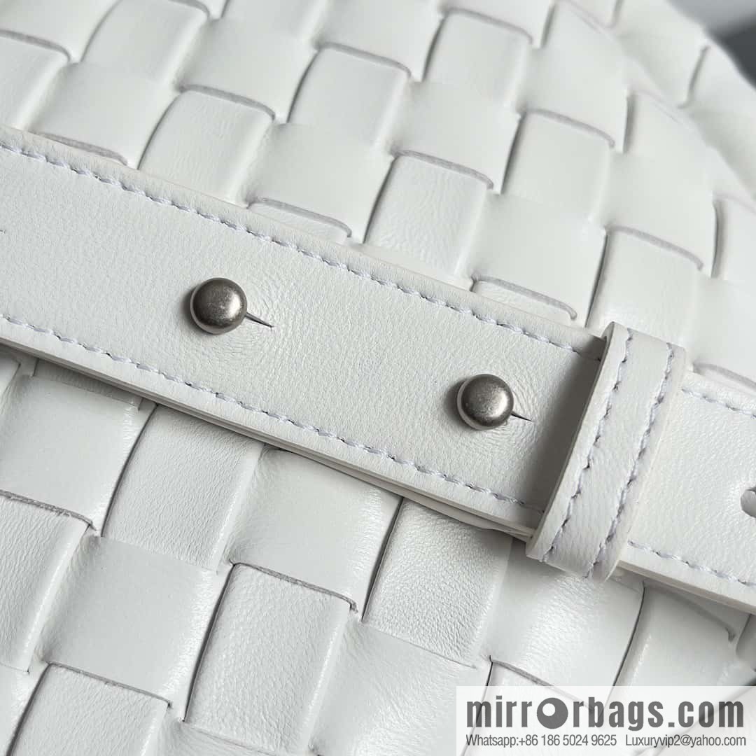 #B's new COBBLE Cobble Bag in early autumn of 2023 is the same as Stefanie Sun, model number: 755659.