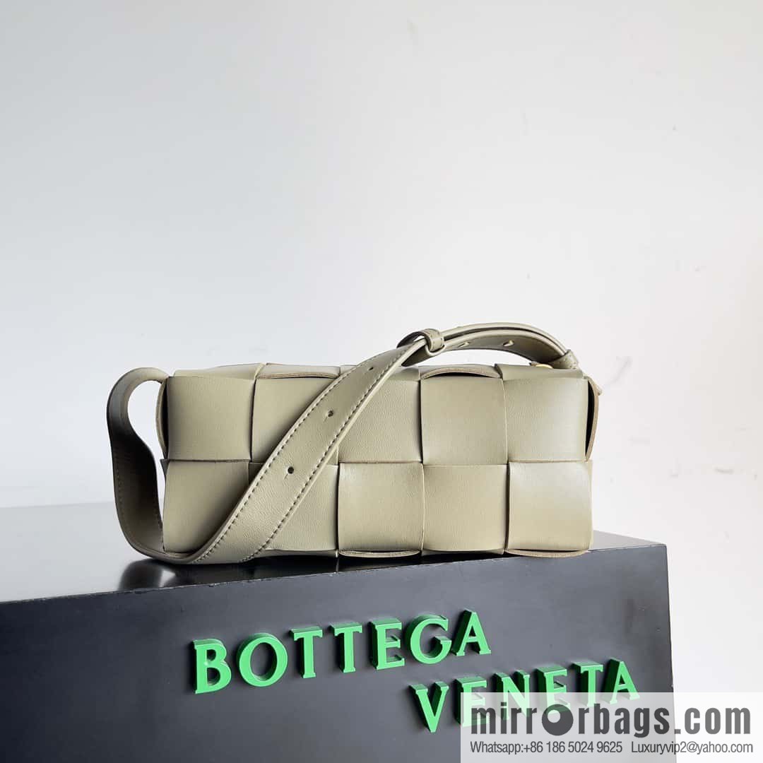 BV autumn and winter beautiful armpit bag BOTTEGA new BRICK CASSETTE model number: 729166 taupe