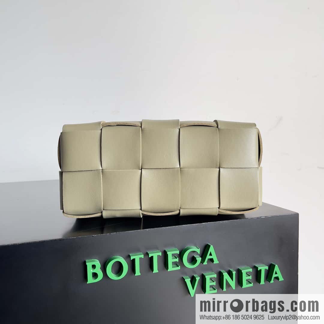 BV autumn and winter beautiful armpit bag BOTTEGA new BRICK CASSETTE model number: 729166 taupe