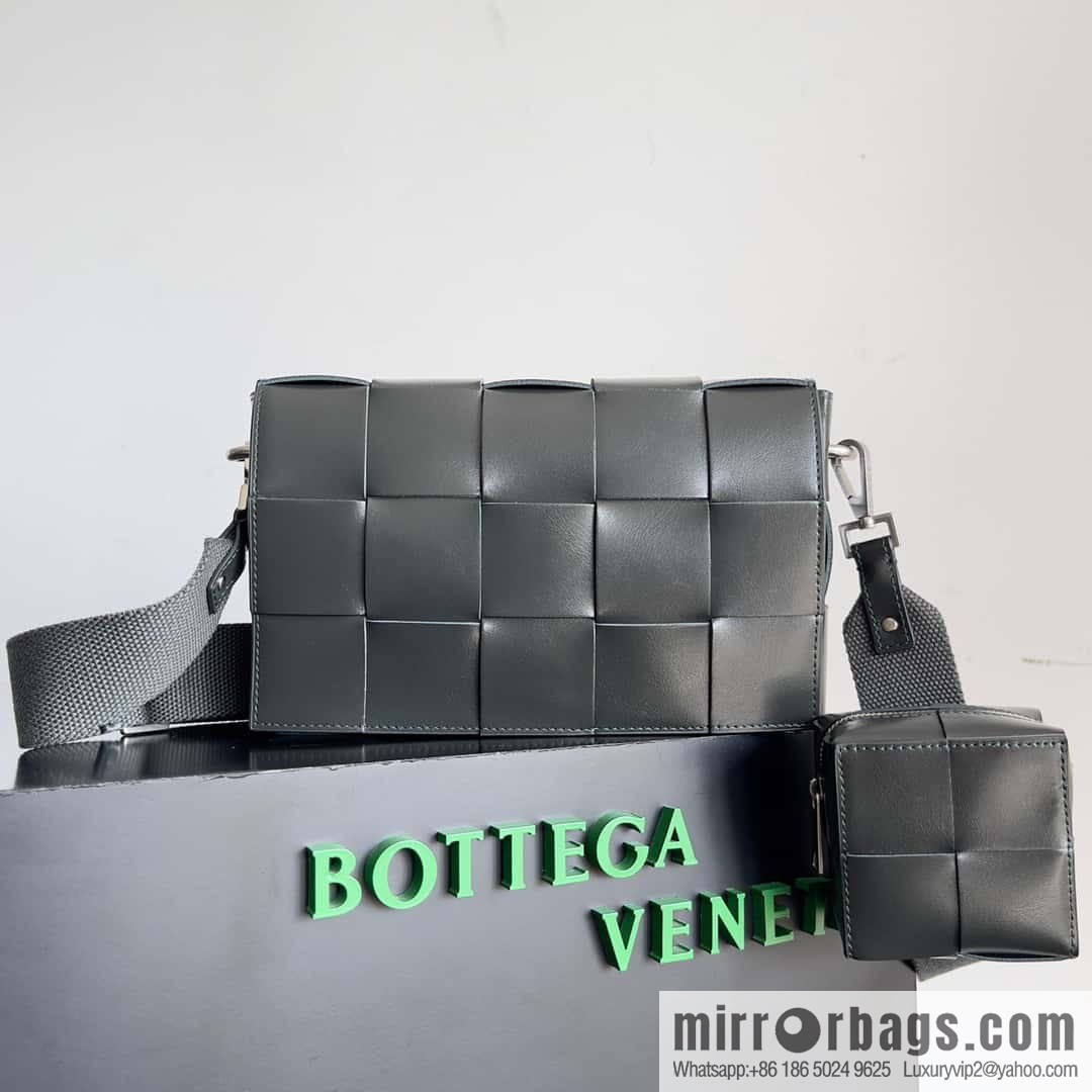 Bv new Unisex same 2-in-1 His & Hers model number: 741777 dark green