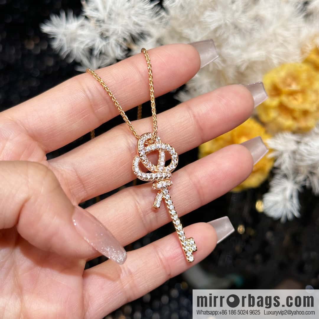 ❗️New ❗️ New ☑️ TIFFANY & Co. Woven Full Diamond Key Necklace