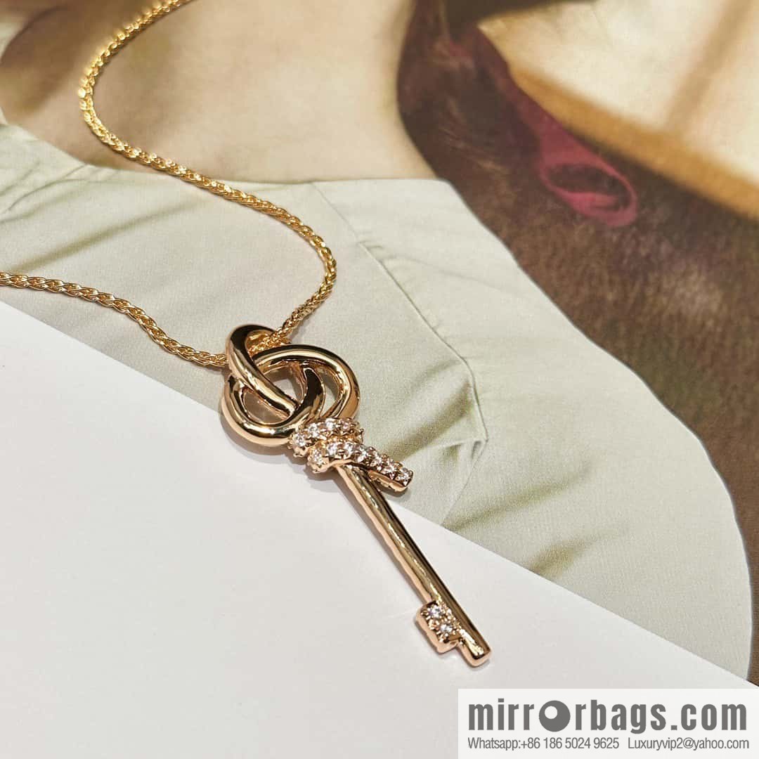 ❗️New ❗️ New ☑️ TIFFANY & Co. Woven Full Diamond Key Necklace