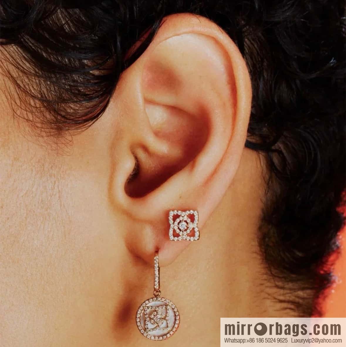 ❗️New ❗️ New ☑️ De Beers De Beers mini lotus white shell lotus stud earrings