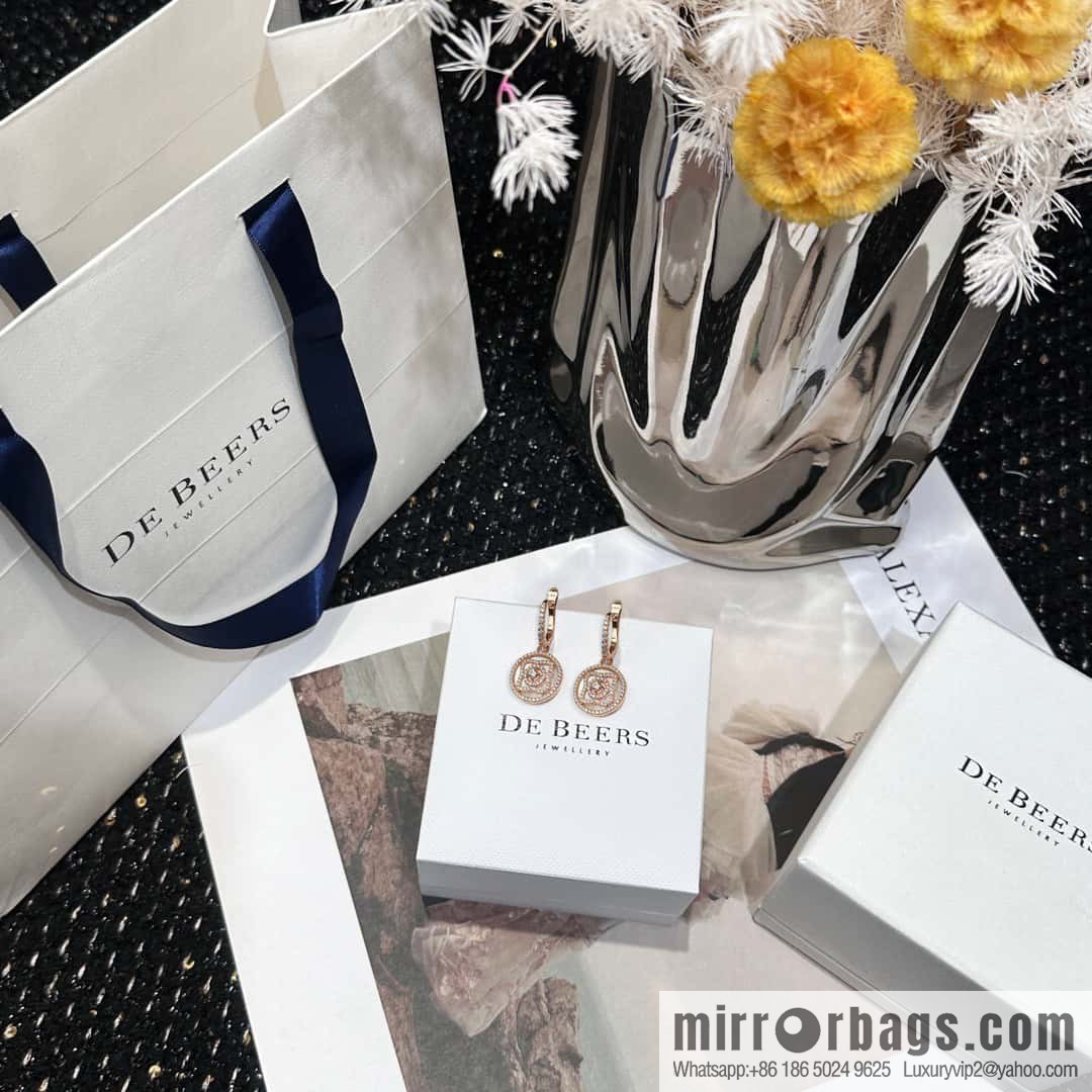 ❗️New ❗️ New ☑️ De Beers De Beers mini lotus white shell lotus stud earrings