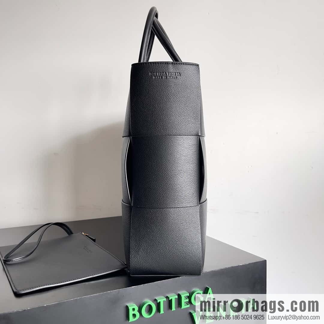 BV tote bag, large BV new large tote bag, model number 620623, model number: 680165.