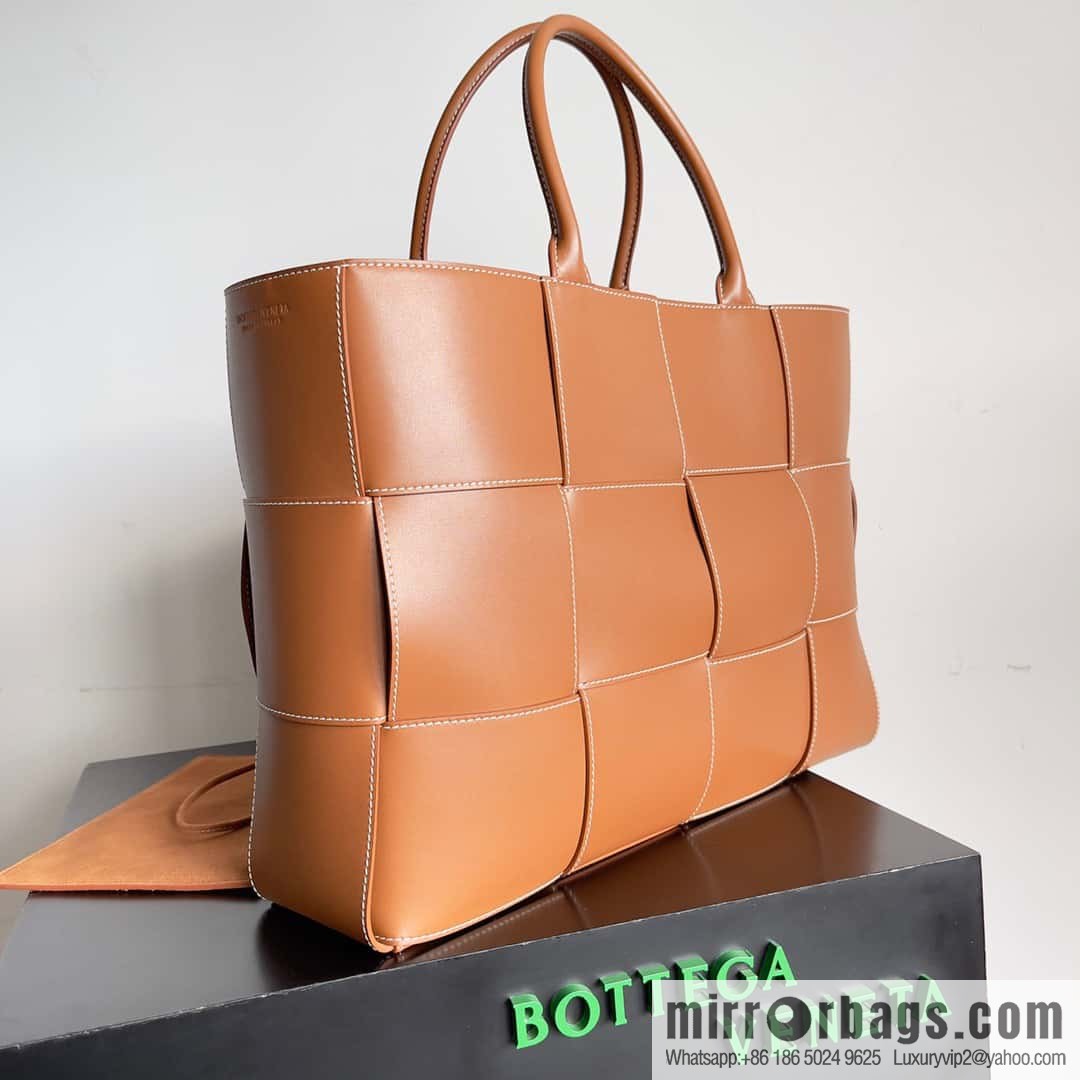 BV tote bag, large BV new large tote bag, model number 620623, model number: 680165.