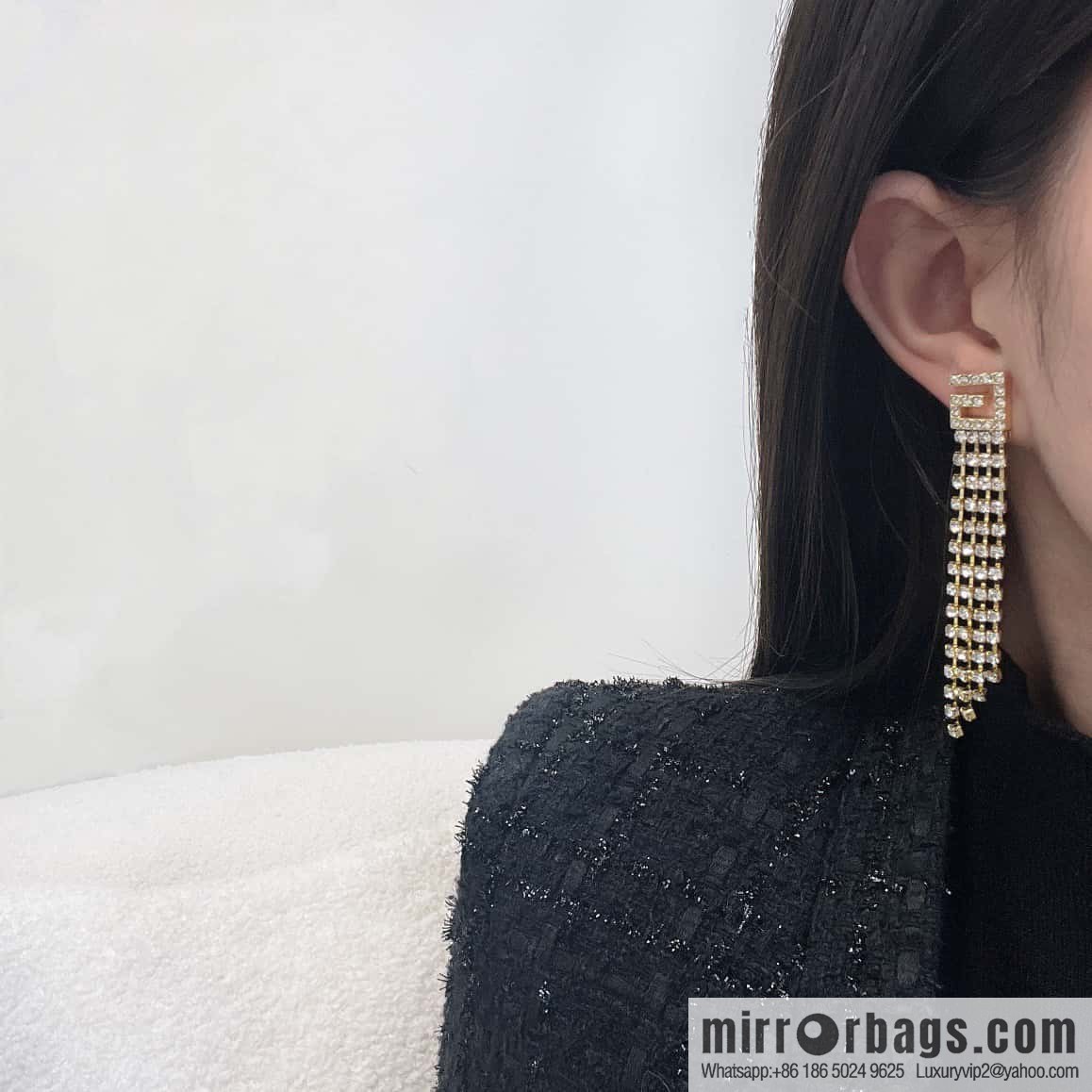 ❗️New ❗️☀ New Gucci Gucci G letter full diamond tassel stud earrings ☀
