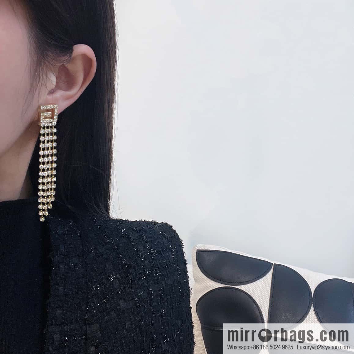 ❗️New ❗️☀ New Gucci Gucci G letter full diamond tassel stud earrings ☀